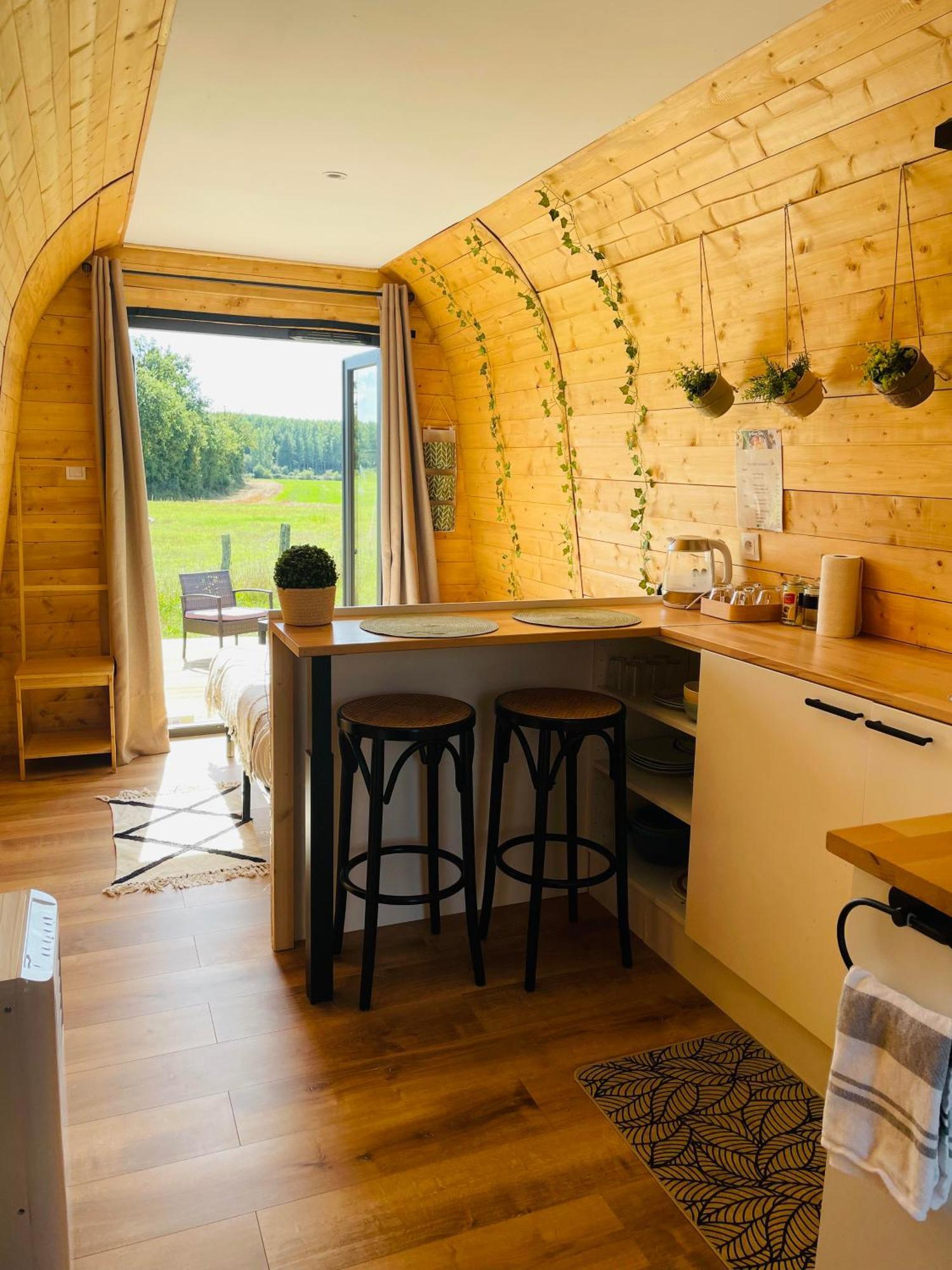 Logement Insolite : La Ruche Verte Monts-sur-Guesnes المظهر الخارجي الصورة